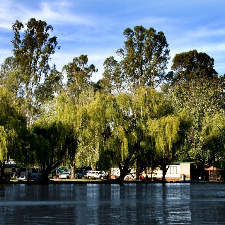 Cohuna Waterfront Holiday Park Exterior foto